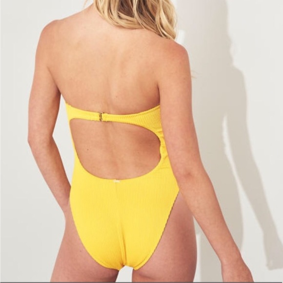 Hollister open back one piece swimsuit - Picture 2 of 6